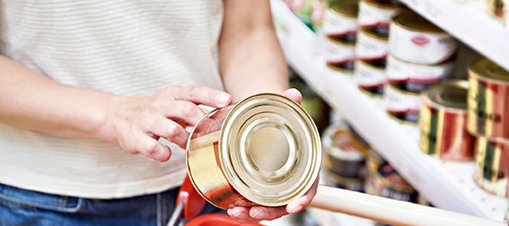 Einkaufen. Einkaufswagen.